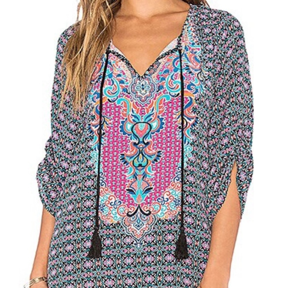 Tolani Black and White Tunic with 3/4 Sleeves and V-Neckline